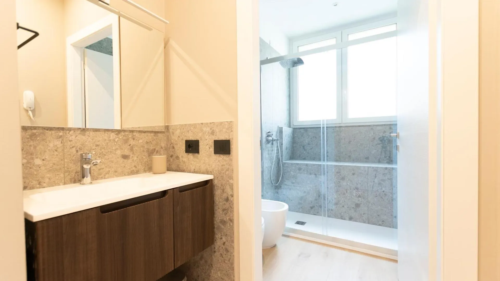 Appartamento Ihost Luxury -Free Parking- Plana 8 Milano Italia