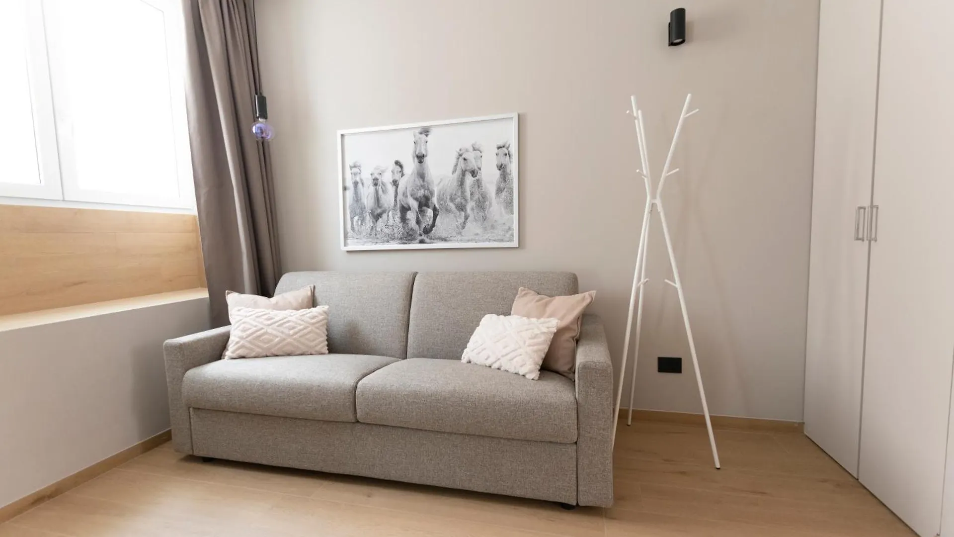Appartamento Ihost Luxury -Free Parking- Plana 8 Milano 0*,