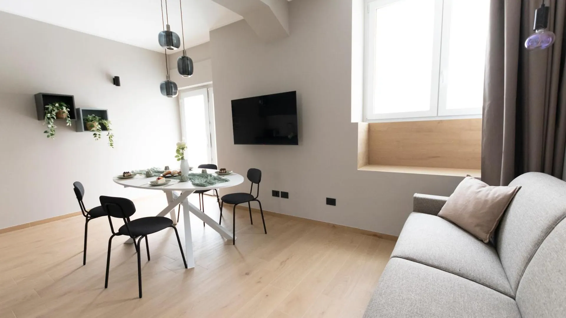Appartamento Ihost Luxury -Free Parking- Plana 8 Milano 0*,  Italia